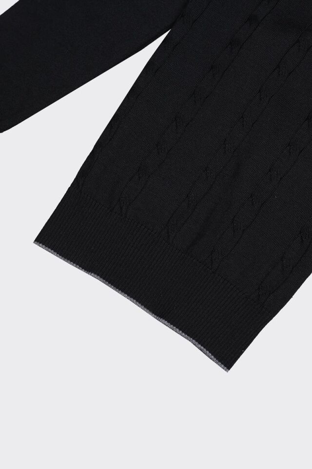 V Yaka Triko V Yaka Triko